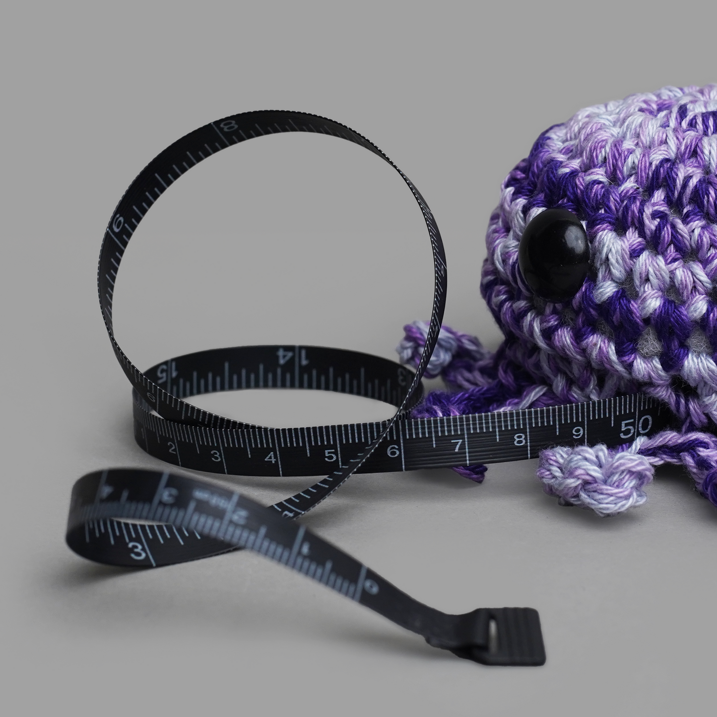 Eenie & Meenie: Measuring tape